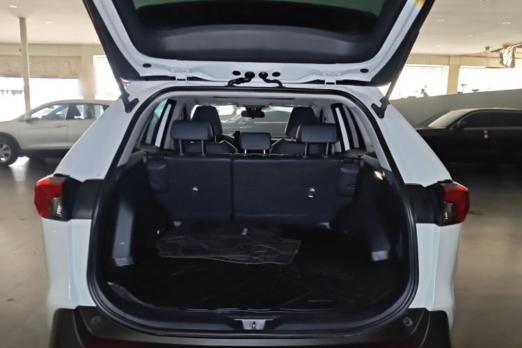 Used Toyota RAV4 2023 2.0L CVT Two-Wheel Drive Fashion Plus Edition
