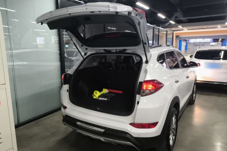 Used Hyundai Tucson 2018 1.6T Dual-Clutch Two-Wheel Drive 15th Anniversary Special Edition Trunk