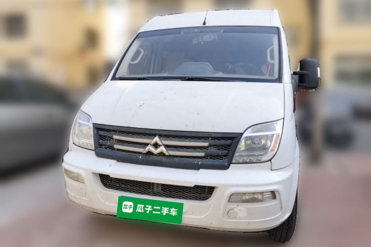 Used SAIC MAXUS Xintu V80 2016 2.5T Manual Aoyuntong National IV Short Wheelbase Mid-Roof 6-Seater