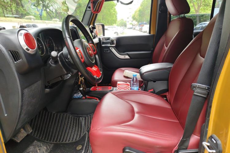 Used Jeep Wrangler 2014 3.0L Sahara Four-Door Edition Left Front Seat