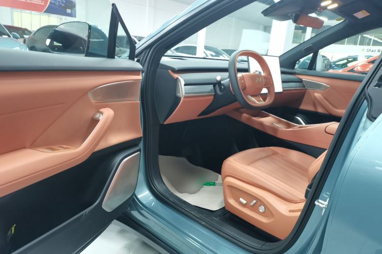 Used ONVO L60 2024 60 kWh Rear-Drive Version