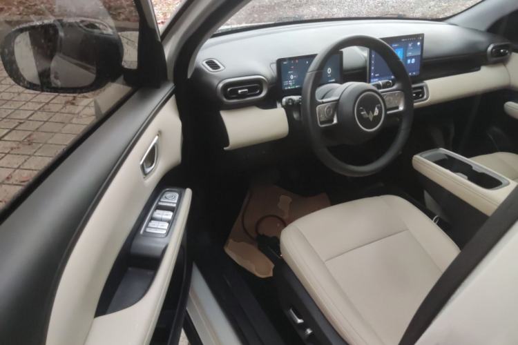 Used Wuling Bingo PLUS 2024 330 km Range Five-Seater Version