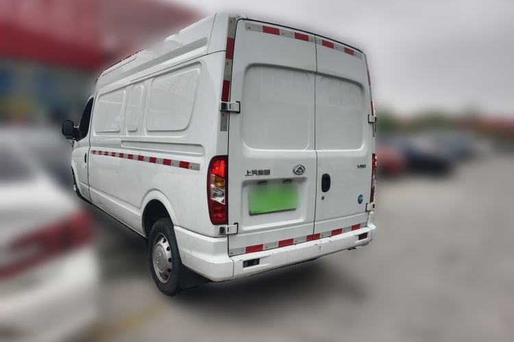 Used SAIC MAXUS Xintu V80 2023 2.0T Manual Classic City Delivery King Long Wheelbase Mid-Roof 3-Seater
