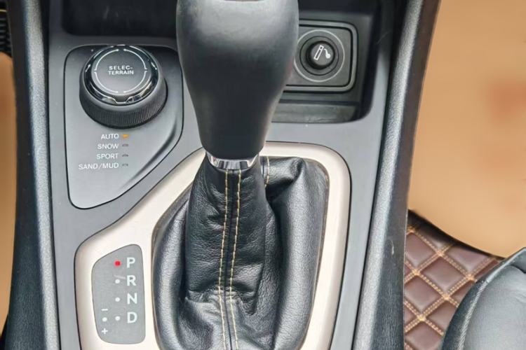 Used Jeep Cherokee 2016 2.4L Superior Edition