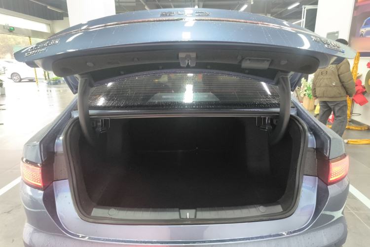 Used BYD Seal 05 DM-i 2025 DM-i Intelligent Drive 120KM Flagship Model Trunk