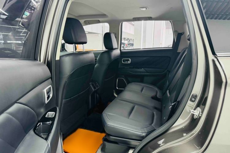 Used Mitsubishi Outlander 2019 2.4L 4x4 Zhi Xiang Edition 5 Seats China VI Standard
