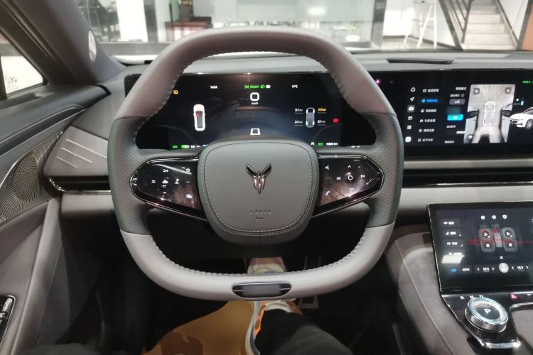 Used VOYAH PASSION 2024 PHEV Four-Wheel Drive Ultra-Long Range Flagship Model