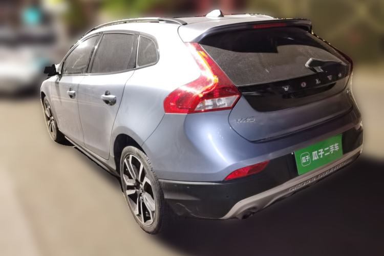 Used Volvo V40  Rear Left 45 Deg