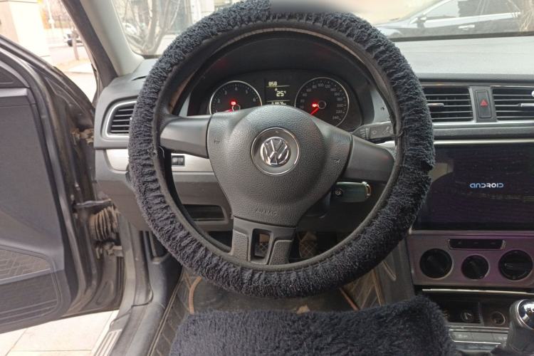 Used Volkswagen Lavida 2013 Revised Version 1.4 TSI Manual Comfort Edition Steering Wheel