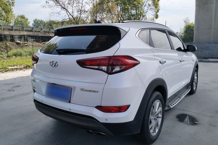 Used Hyundai Tucson 2015 1.6T Dual-Clutch Two-Wheel-Drive Smart Model Rear Right 45 Deg