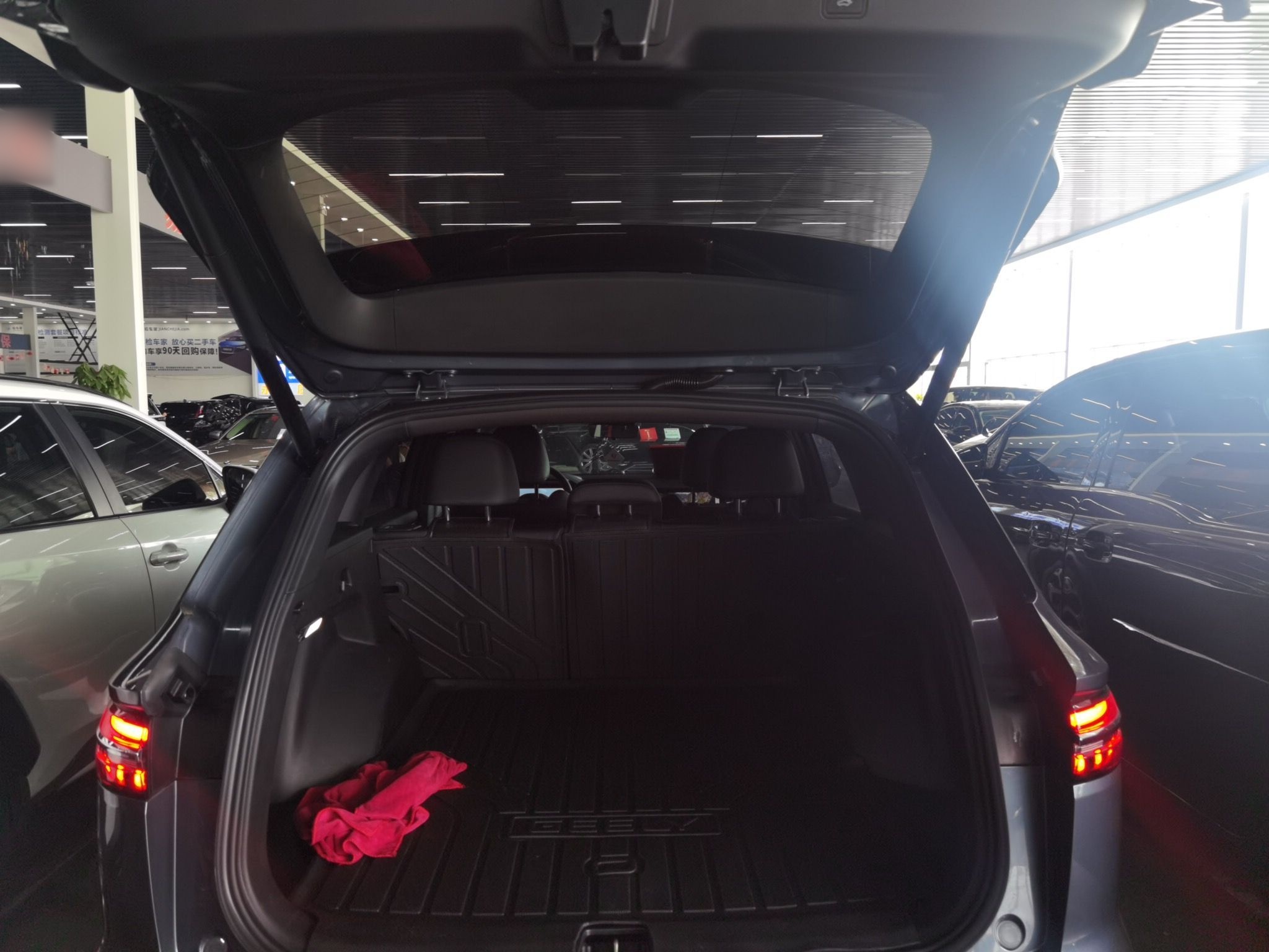 Geely Auto Monjaro L 2024 2.0TD DCT EVO Two-Wheel Drive Long-Range Version — снимка 15