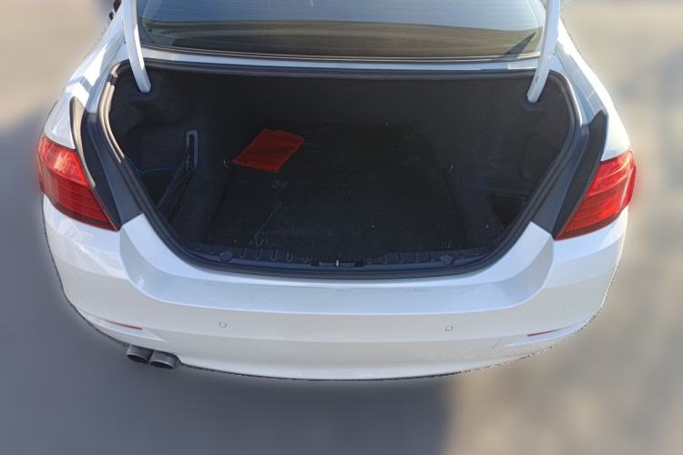 Used BMW 5 Series 2014 525Li Leading Model
