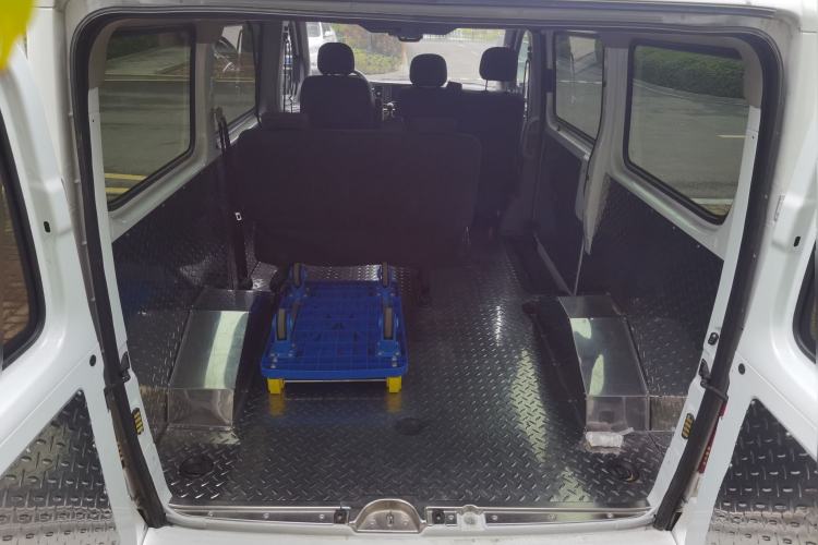 Used SAIC MAXUS Xintu V80 2023 2.0T Manual Classic Aoyuntong Short Wheelbase Ultra-Low Roof 5/6-Seater
