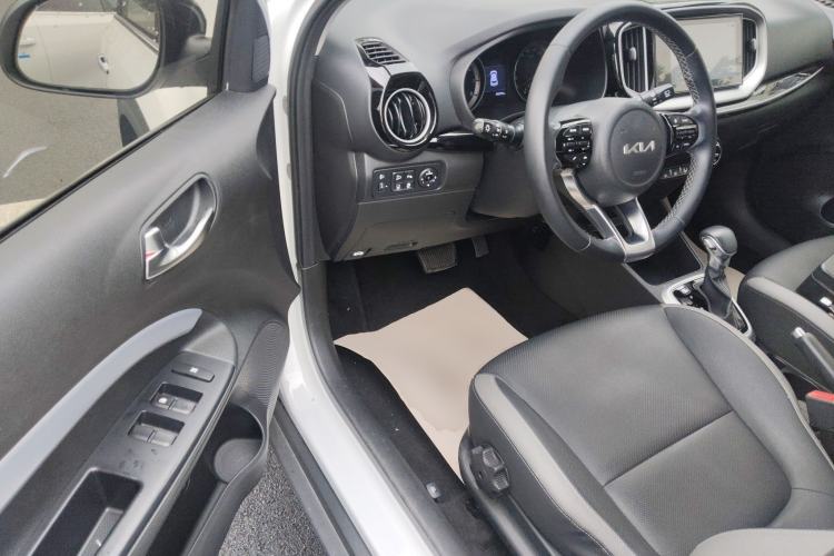 Used Kia kx1 Stonic 2021 1.4L CVT Sunroof Model Driver Seat