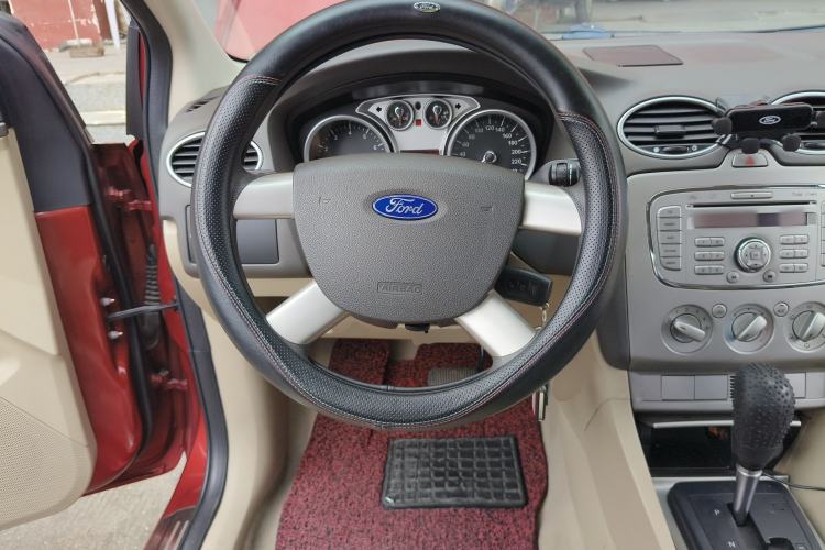 Used Ford Focus 2011 Hatchback 1.8L Automatic Fashion Edition
