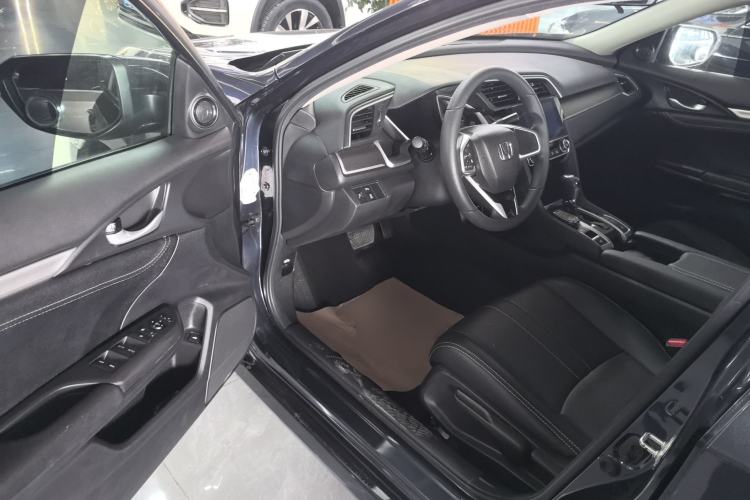 Used Honda Civic 2016 220TURBO CVT Luxury Edition
