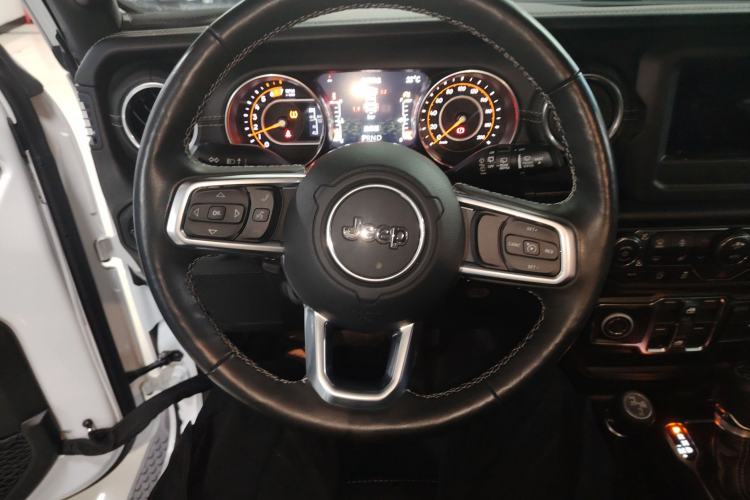 Used Jeep Wrangler 2019 2.0T Sahara Four-Door Version China VI Emission Standard