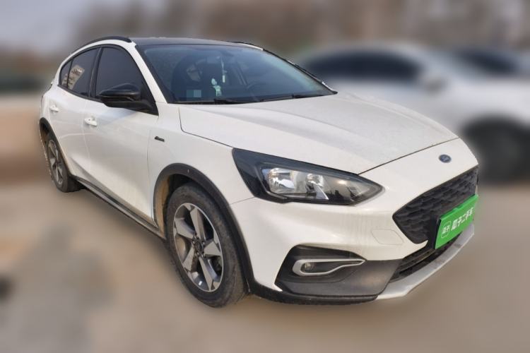 Used Ford Focus Active 2020 EcoBoost 180 Automatic Trendy Model Front Right 45 Deg