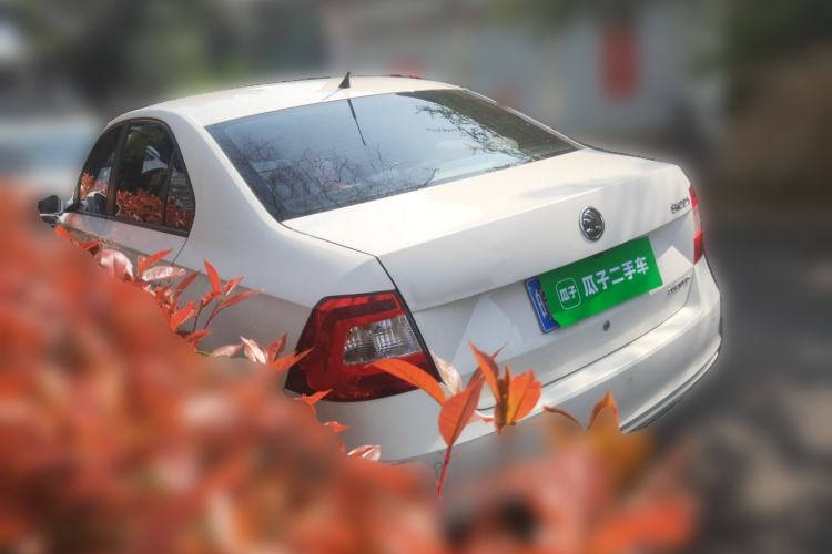 Used Skoda Rapid 2013 1.6L Automatic Smart Selection Model Rear Left 45 Deg