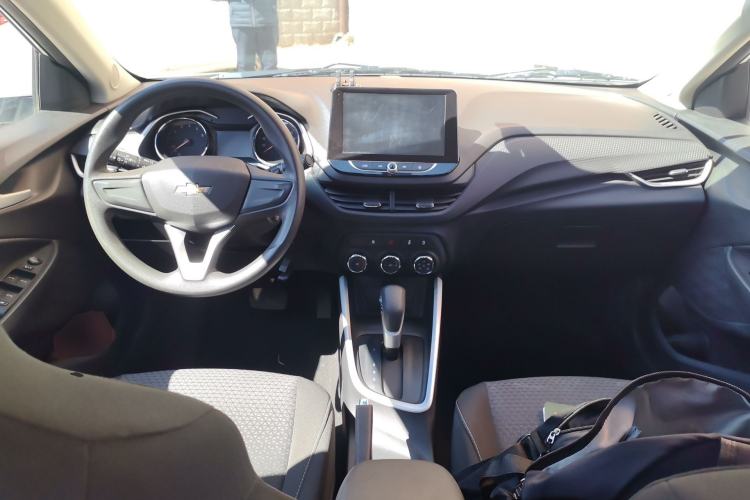 Used Chevrolet Cavalier 2022 325T Automatic Enjoyment Edition Center Console