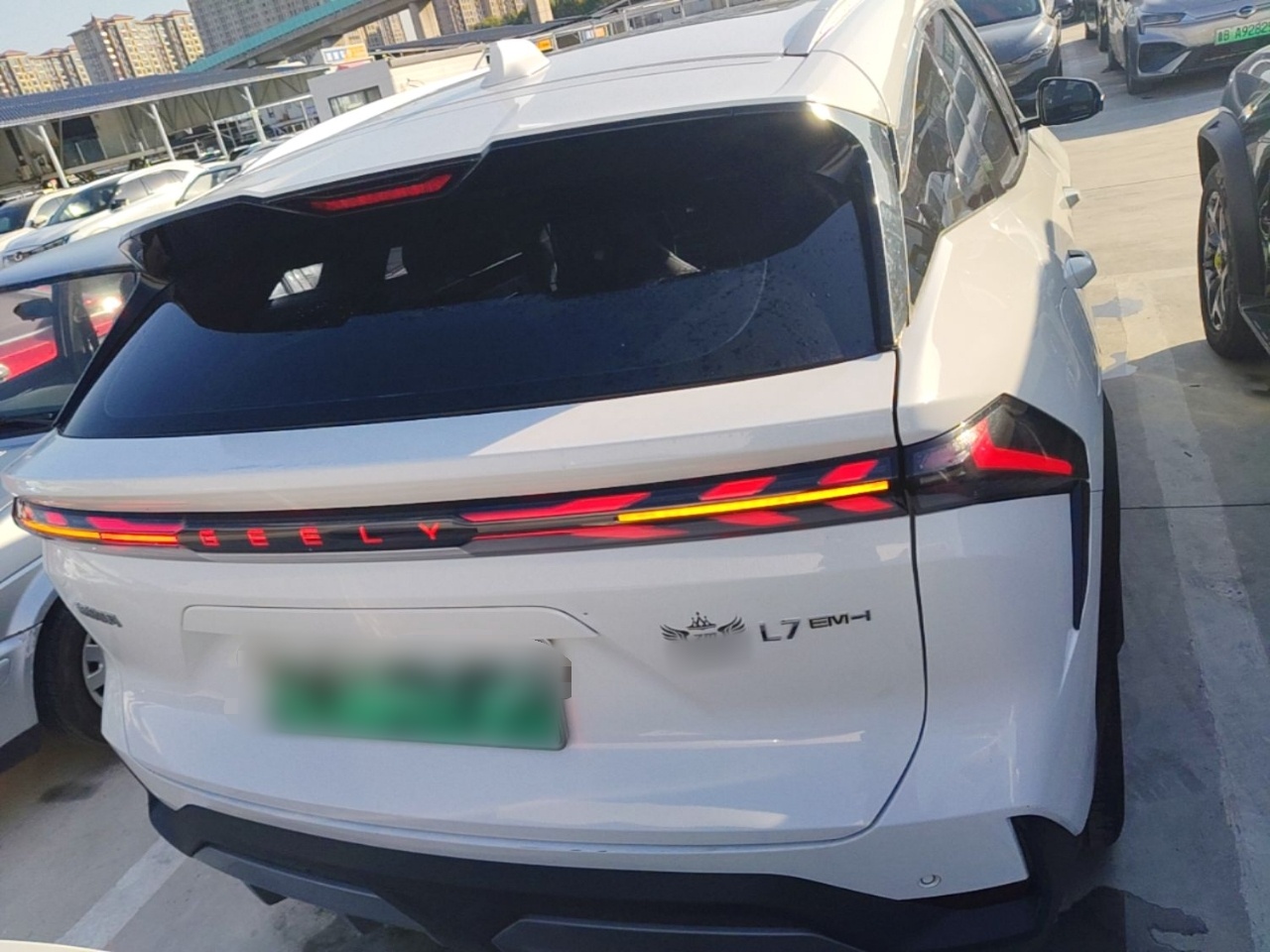 Geely Galaxy L7 2025 EM-i 115km Exploration+ Edition — снимка 5