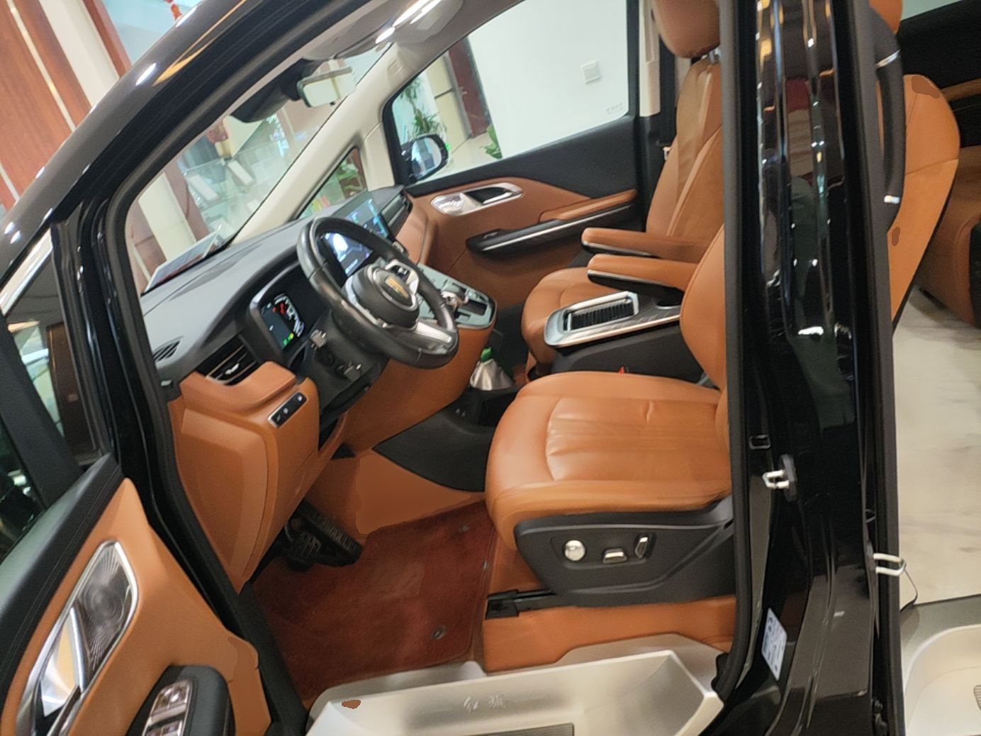 Hongqi HQ9 PHEV 2024 2.0T Four-Wheel Drive Business Edition — снимка 19