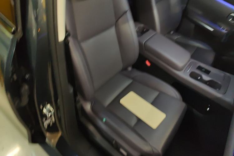 Used Leapmotor C16 2024 Range-Extended 200 Luxury Edition Right Front Seat