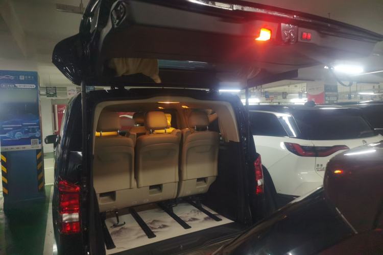 Used Mercedes-Benz Vito 2023 2.0T Business Version 7 Seats Trunk