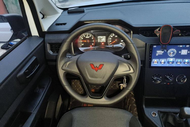 Used Wuling Hongguang PLUS 2019 1.5T Manual Standard Version 7 Seats
