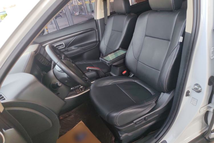 Used Mitsubishi Outlander 2018 2.0L Two-Wheel Drive Glory Edition 5 Seats
