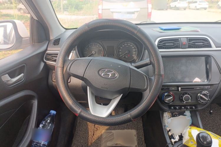 Used Hyundai Verna (older generation) 2017 1.4L Manual Refreshed Version China V Standard Steering Wheel