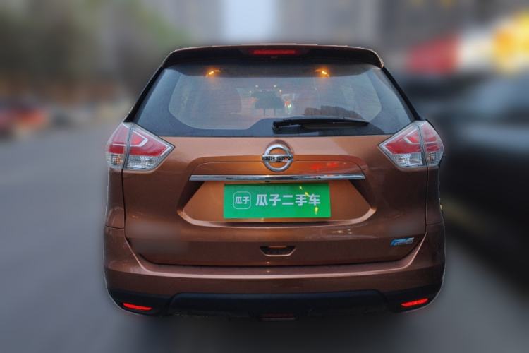 Used Nissan X-Trail 2014 2.5L CVT Leading Edition 4WD
