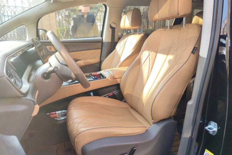 Used Denza D9 2023 DM-i 945 Business Edition Left Front Seat