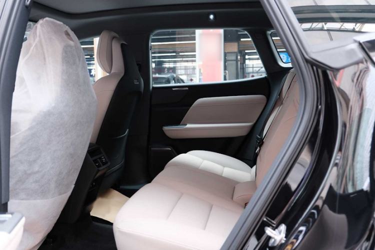 Used Volvo XC70 Plug-in Hybrid 2026 Model Two-Wheel Drive Long-Range Core Interior 3