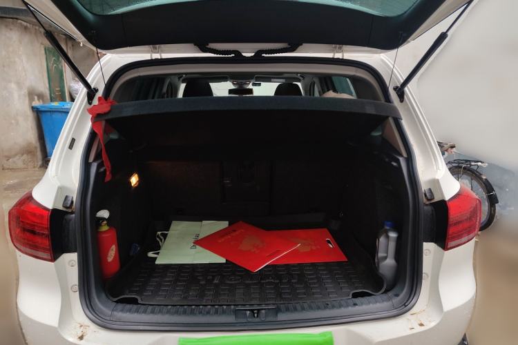 Used Volkswagen Tiguan 2015 2.0 TSI Automatic All-Wheel Drive Flagship Edition Trunk