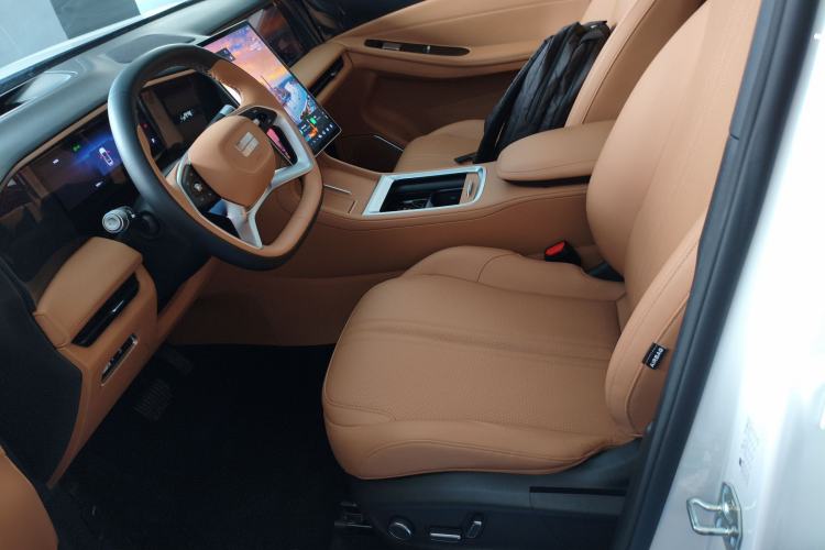 Used Geely Galaxy L7 2025 EM-i 115km Exploration+ Edition Left Front Seat