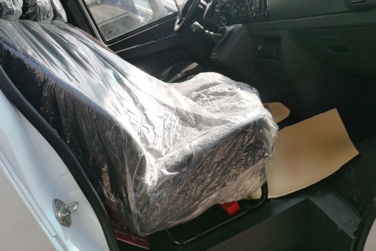 Used Iveco Daily 2023 2.8T V37 Van Long Wheelbase Mid-Roof Dual Tires Manual Doors 2-3 Seater