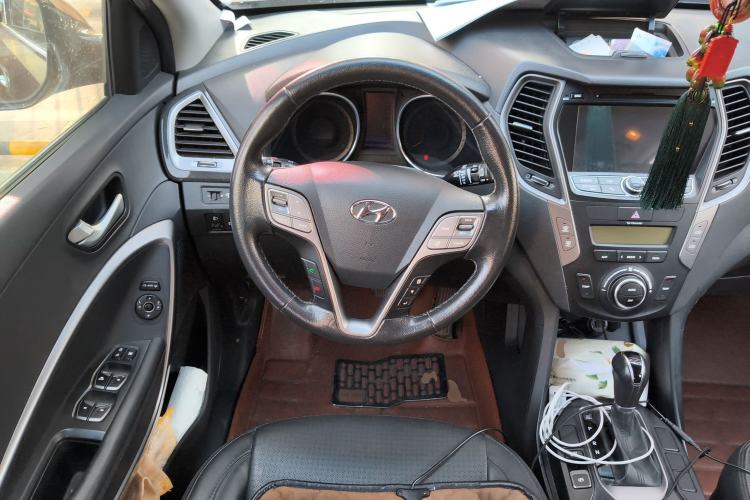 Used Hyundai Santa Fe 2013 2.4L Automatic Two-Wheel Drive Smart Version
