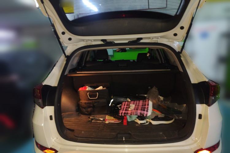 Used Hyundai Tucson 2015 1.6T Dual-Clutch Two-Wheel-Drive Smart Model Trunk