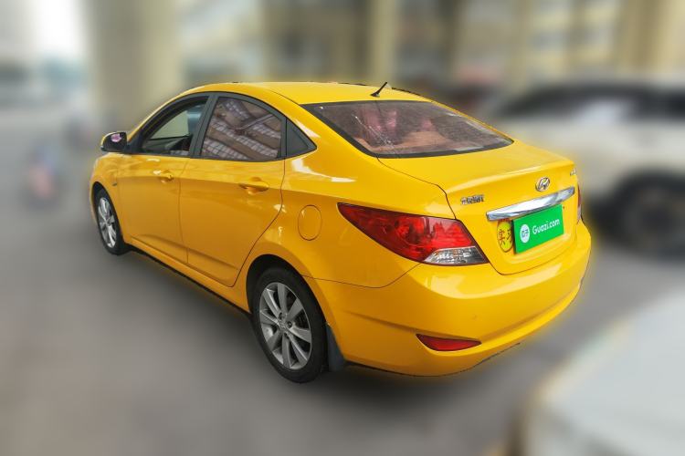 Used Hyundai Verna (older generation) 2010 Sedan 1.4L Automatic Luxury GLS Trim
