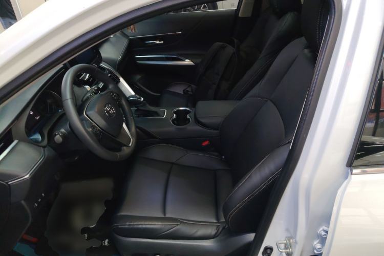 Used Toyota Harrier 2022 2.0L CVT Two-Wheel Drive Deluxe Edition