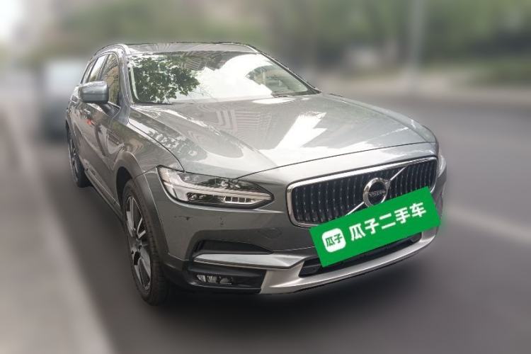 Used Volvo V90 2020 Cross Country T5 AWD Smart Range Edition Front Right 45 Deg