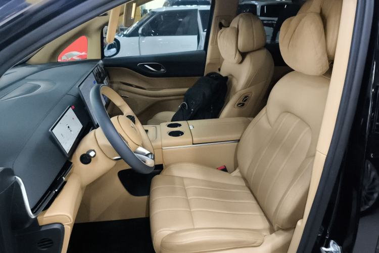 Used VOYAH Dream 2025 PHEV Four-Wheel Drive Excellence Kunpeng Edition