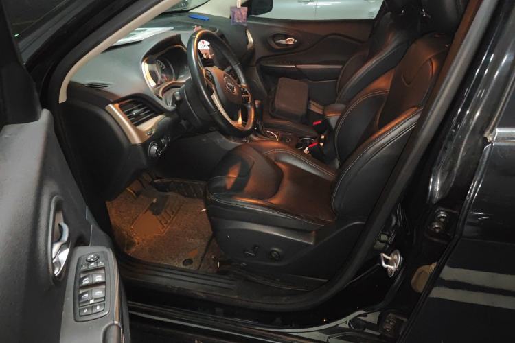 Used Jeep Cherokee 2017 2.4L Excellence Edition
