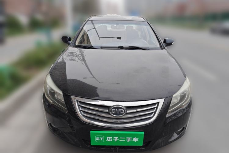 Used BYD G6 2013 2.0L Manual Luxury Version
