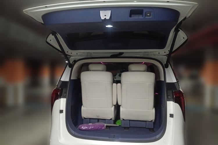 Used Buick Century 2023 2.0T Six-Seater Yinshi Edition Trunk