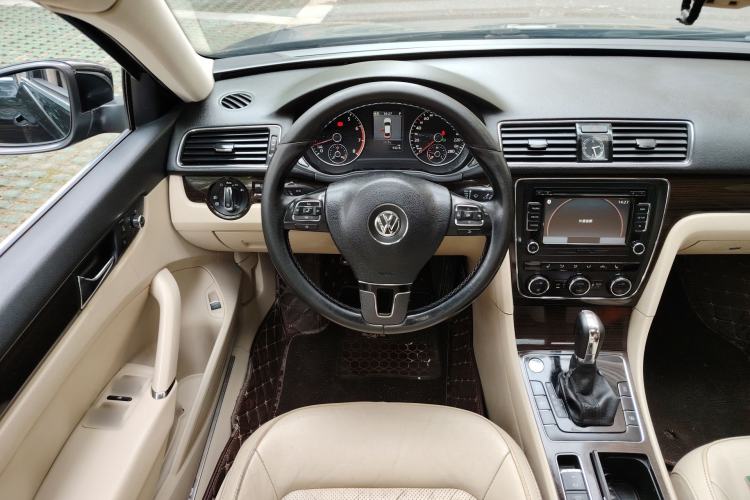 Used Volkswagen Passat 2013 2.0 TSI DSG Prestige Edition Steering Wheel