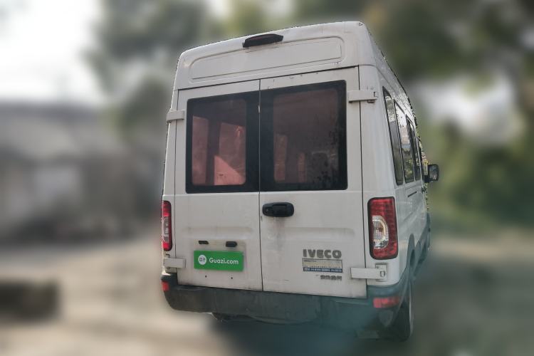 Used Iveco Power Daily 2017 2.5T Deluxe A37 High-Roof 6-7 Seater Bus 47Z5