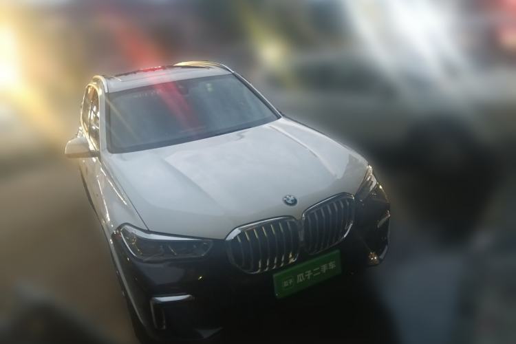 Used BMW X5 2022 xDrive 40Li M Sport Package Front Right 45 Deg