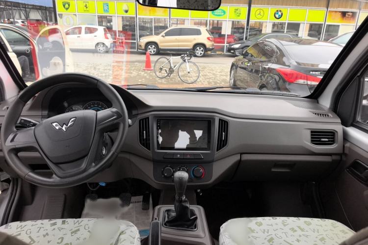Used Wuling Rongguang New Truck 2019 1.5L Double-Cab China VI L3C Interior 2